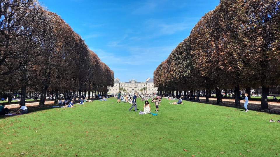 PARIS: Curated Walking Tour Based on Your Preferences - Restrictions and Recommendations