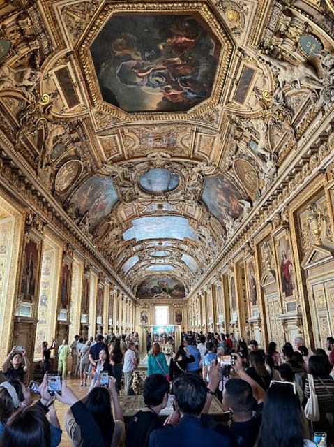 Paris: Guided Tour in Portuguese at the Louvre - Semi-Private - Guided Tour in Portuguese