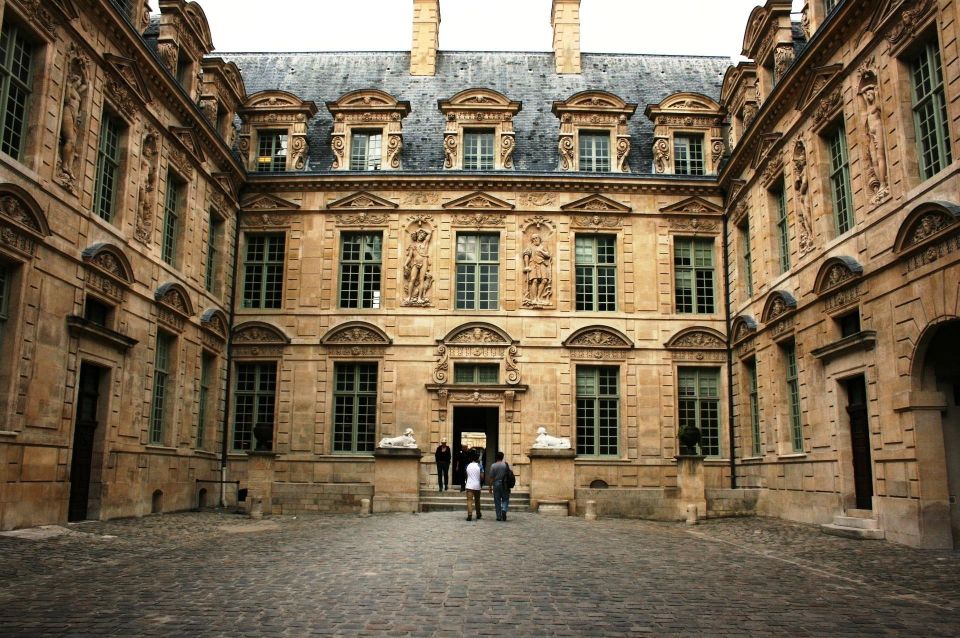 Paris: Le Marais Highlights Guided Small Group Walking Tour - Customer Reviews