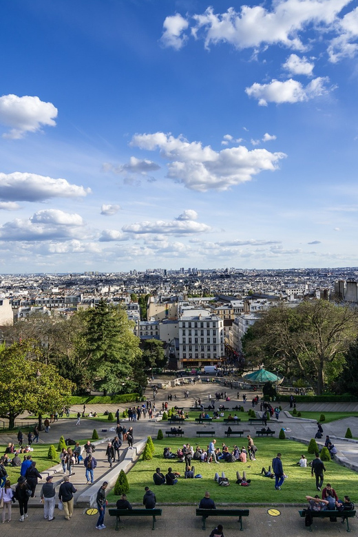 Paris: Montmartre Highlights Walking Tour With a Local Guide - Preparation and Requirements