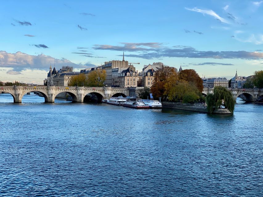 Paris: Seine & Notre-Dame Self-Guided Tour & VR Experience - Important Information