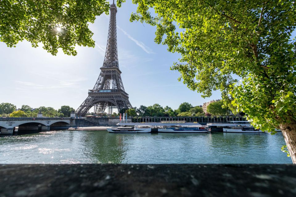 Paris: Seine River Cruise With a Live Guide - Customer Ratings and Feedback