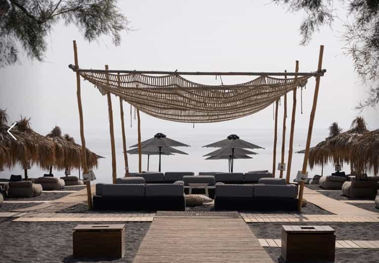 Perivolos: Beach Experience at Wet Stories - Dining Options and Culinary Experiences