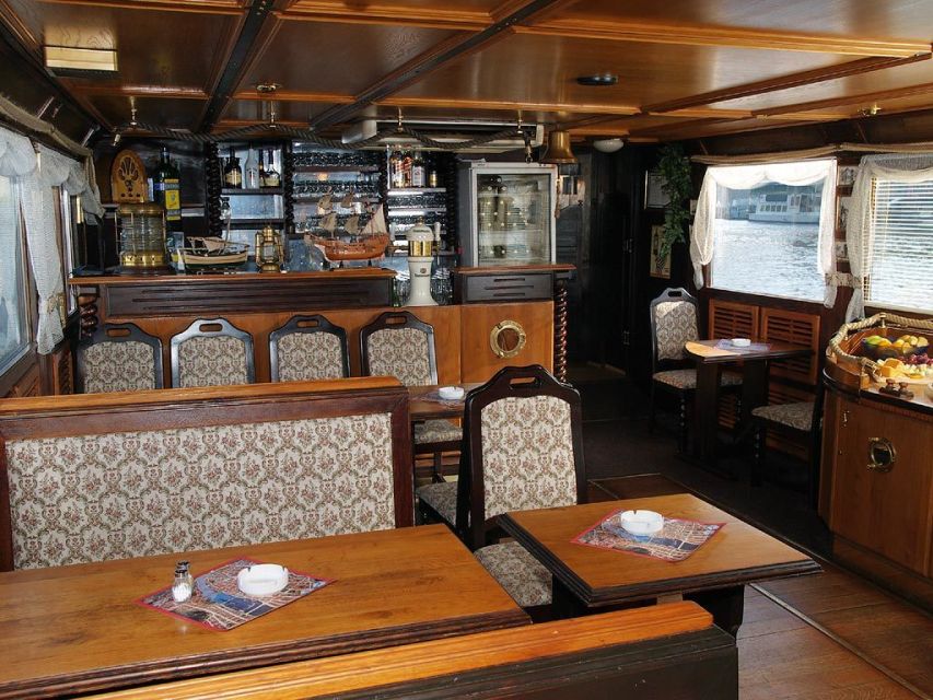 Prague: 2-Hour Lunch Cruise on the Vltava River - Customer Reviews and Ratings