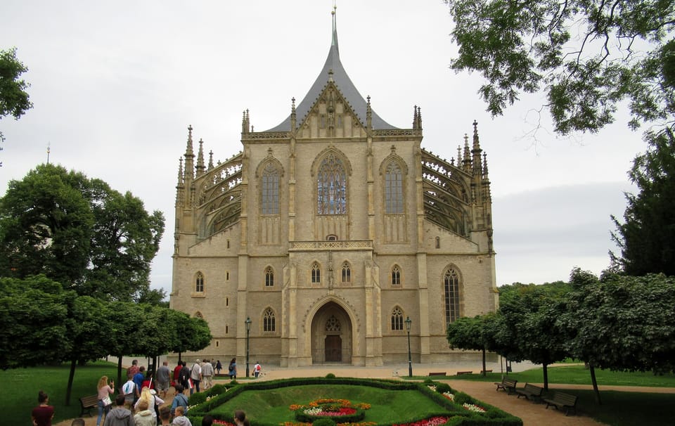 Prague: Kutná Hora and Bone Church With Round-Trip Transfer - Important Information