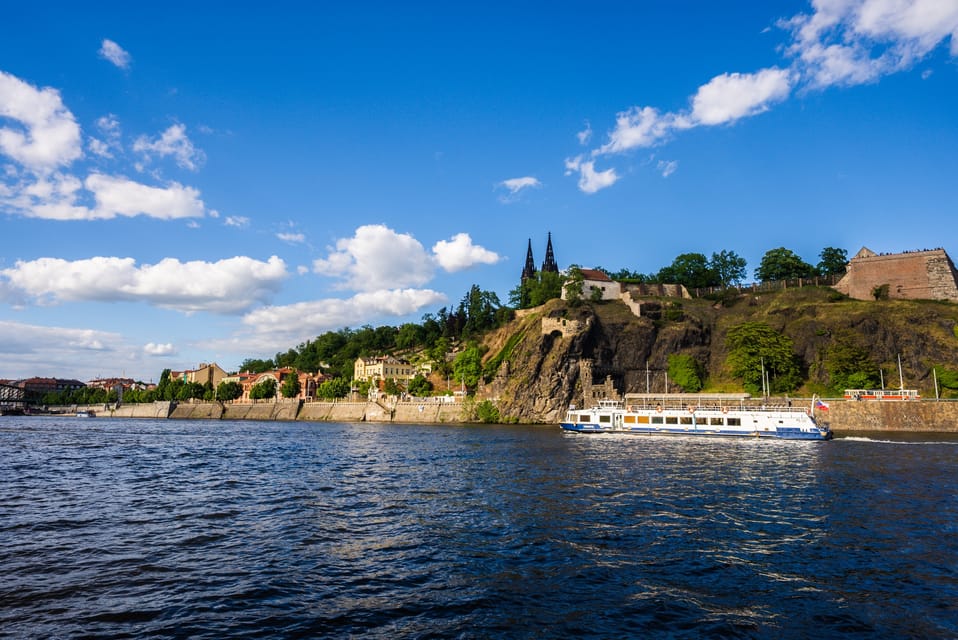 Prague: Narrated Sightseeing Cruise - Dog-Friendly Cruise