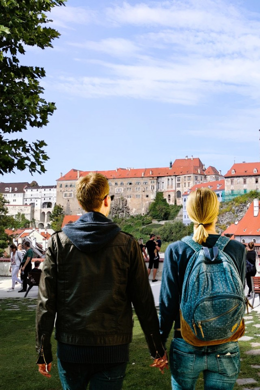 Prague: Transfer to Hallstatt via Fabulous Cesky Krumlov - Included in the Tour