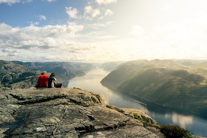 Preikestolen Hike Review: A Must-Do Adventure - Hike Difficulty and Alternative Route Suggestions