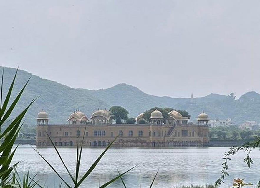 Private 2-Days Luxury Jaipur City Tour With Leopard Safari - Transportation and Group Details