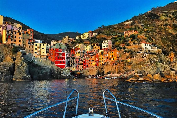 Private Boat Tour Along the Cinque Terre - Group Size and Pricing