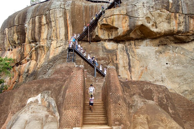 Private Day Tour From Colombo to Sigiriya, Dambulla & Pidurangala - Physical Fitness Requirements