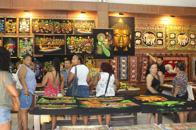 Private Guided Tour to Train Market and Damnoensaduak Floating Market - Accessibility Considerations