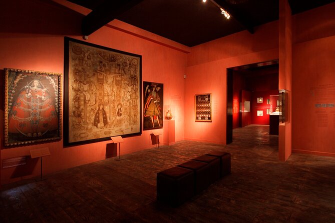 Private Lima City Tour With Curator Service at Larco Museum - Knowledgeable Bilingual Tour Guidance