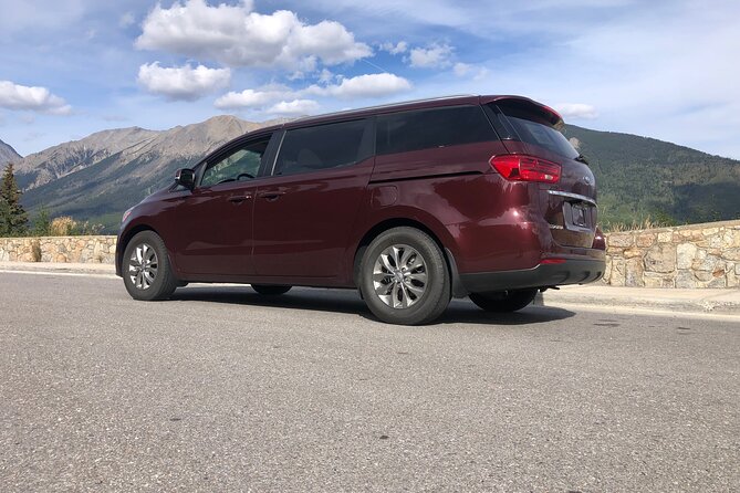 Private Minivan Calgary Ski Transfers - Banff, Lake Louise, Fernie, Golden - Booking and Confirmation