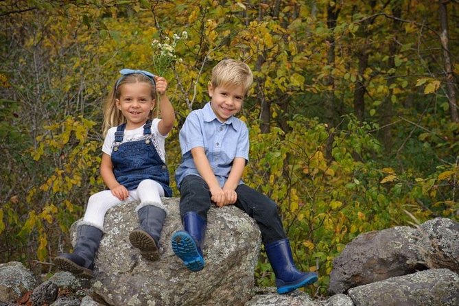 Private Photo Session With a Local Photographer in Kingston, Canada - Suggested Outfits