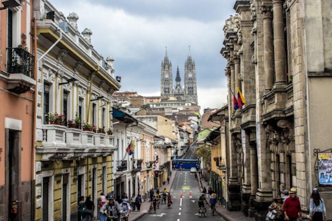 Private Quito City Tour and Middle of the World Full Day - Visiting the Historic Center