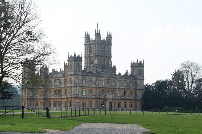 Private Round Trip Transfer : Heathrow or London to Highclere Castle - Driver Communication and Expertise