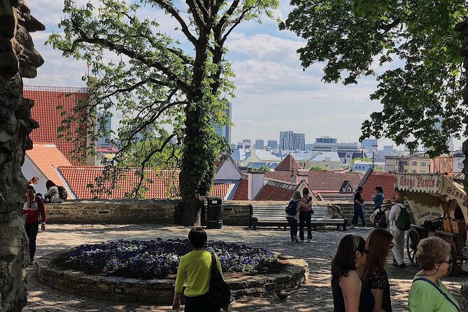 Private Self-Guided Audio Walking Tour in Tallinn Old Town - Exploring Tallinn Old Town