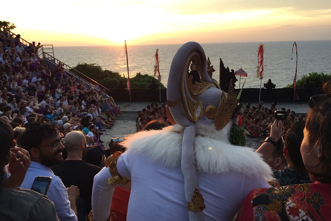 Private Tour: Highlights Uluwatu Temple & Southern Beaches Bali - Dining at Jimbaran Bay