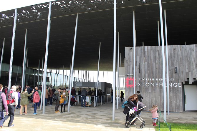Private Transfer Southampton Cruise Port to London Via Stonehenge & Wilton House - Visiting Stonehenge: What to Expect