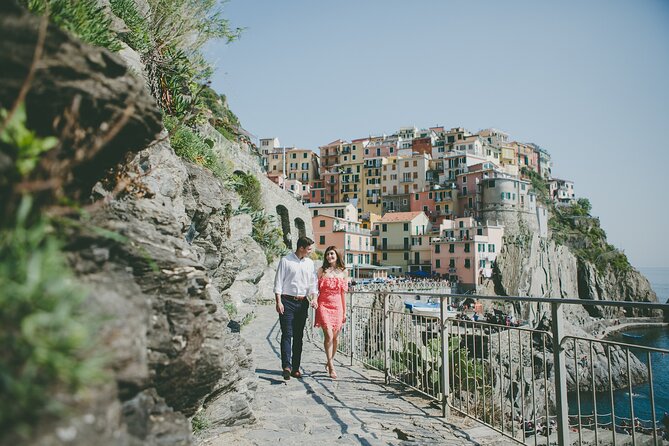 Private Vacation Photography Session With Local Photographer in Cinque Terre - Photographic Style and Approach