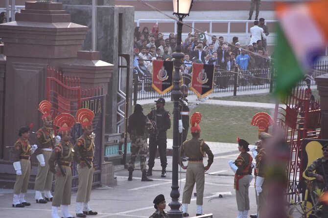 Private Wagah Border Drama and the Golden Temple With Transfer - Reviews and Pricing Details