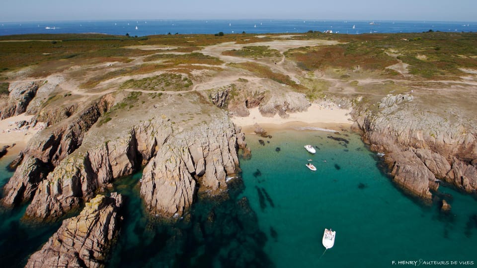 Quiberon: Ferry Ticket To/From Houat Island - Accessibility and Pets