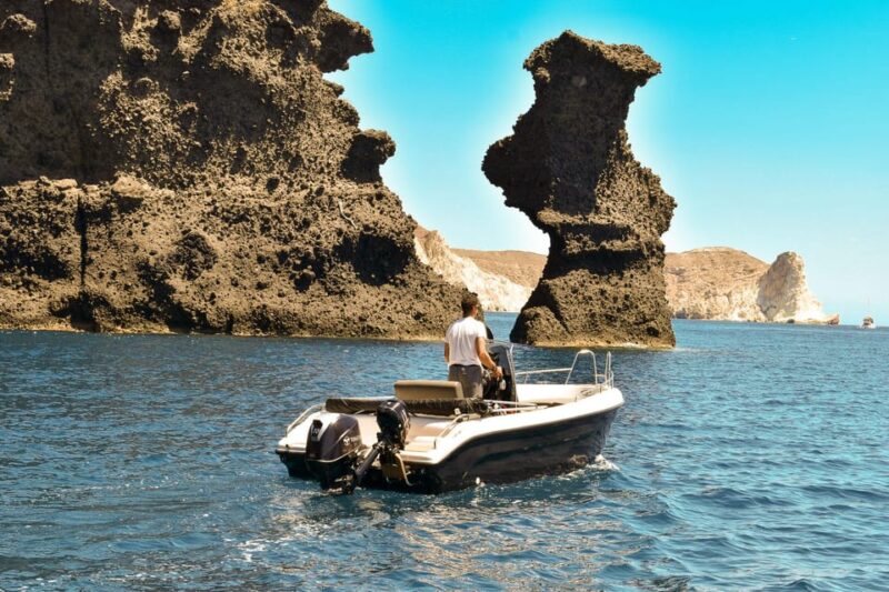 Santorini: Full-Day Licence-Free Boat Rental With 30/50hp - Meeting Point and Safety