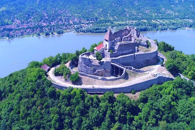 Scenic Danube River Bend Hills & the Art Town: Private Car Tour - Dining Experiences
