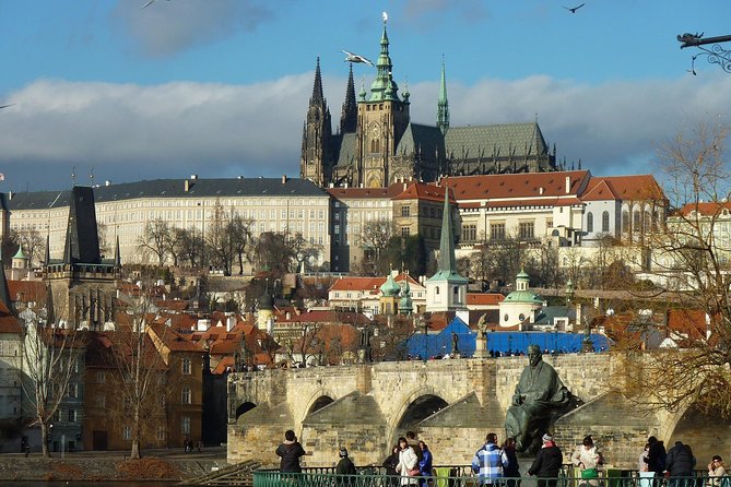 Shared Arrival Transfer: Prague Airport to Hotels - Alternative Transportation Options