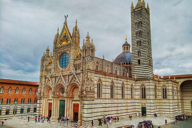 Siena: Guided Tour of Siena INCLUDING the Cathedral or Museum - Exploring Sienas Piazza Salimbeni