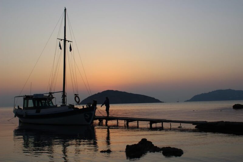 Skiathos: Boat Cruise With Dinner & Sunset Viewing - Important Information