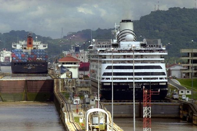 Skip the Line: Miraflores Visitor Center Ticket With Transfer - Dining at Atlantic & Pacific Co