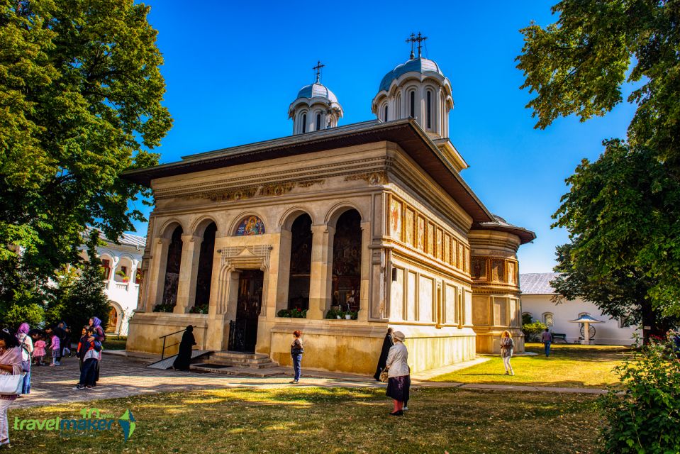 Small Group Tour to Mogosoaia Palace & Snagov Monastery - Discovering Snagov Monastery