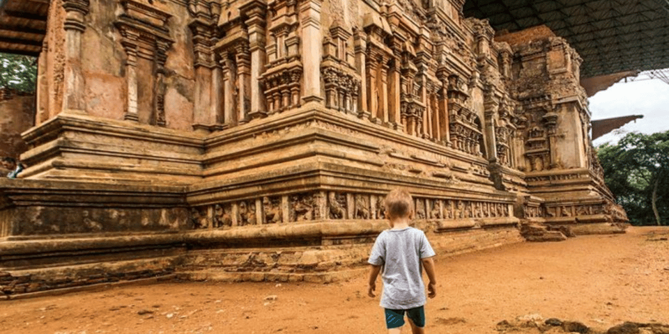 Sri Lankas Ancient Wonders: Sigiriya Rock and Polonnaruwa - Pickup and Return