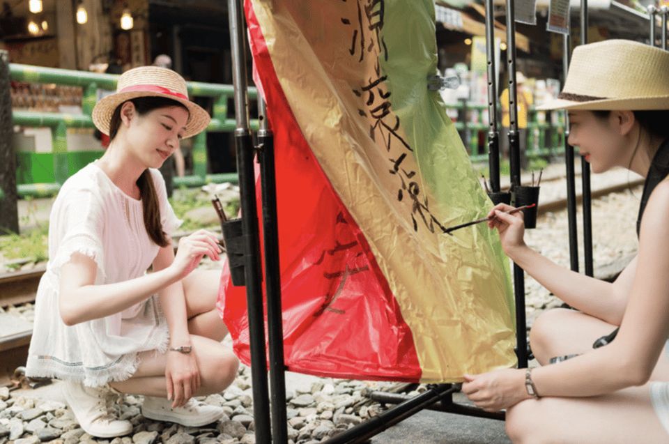 Taipei: Jiufen, Shifen Waterfall and Pingxi Sky Lantern Tour - Experiences Offered