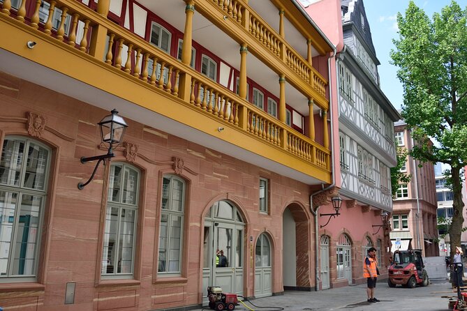 The Tales of Frankfurts New Old Town: A Self-Guided Audio Tour - Exploring Frankfurts New Old Town