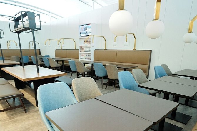 Toronto Pearson International Airport Plaza Premium Lounges - Facilities and Dining Options