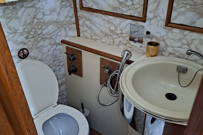 Tour of Ischia in Private Yacht - Group Size and Capacity