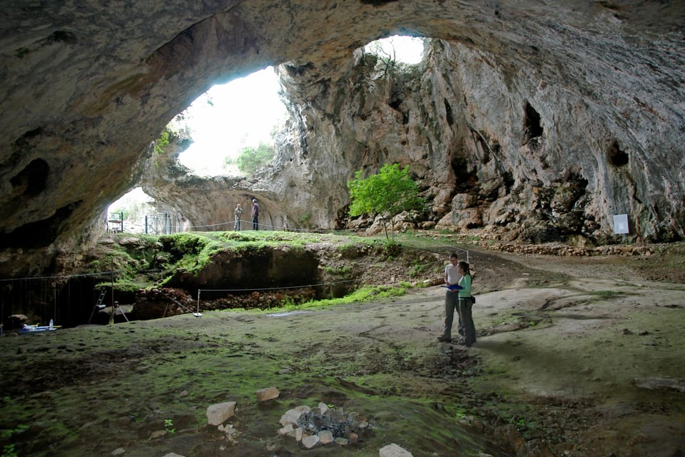 Vela Spila Cave Private Walking Tour - Customer Reviews