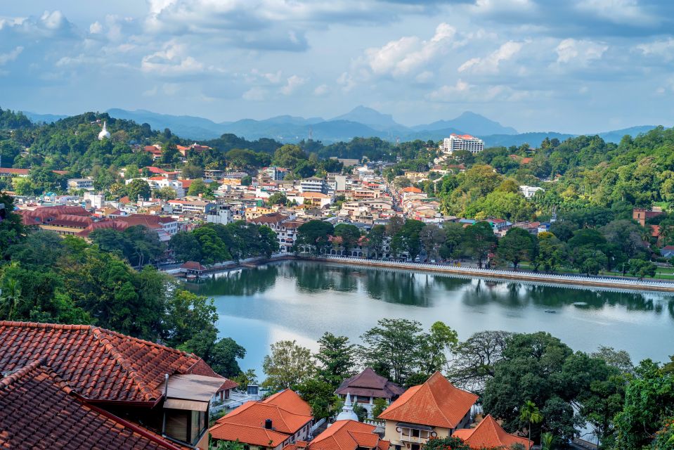 VIP ALL INCLUSIVE KANDY PINNAWALA DAY TRIP - Temple of the Sacred Tooth Relic