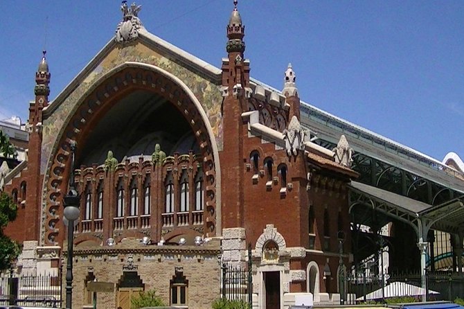 Walking in Valencia - Exploring Valencias Art and Architecture