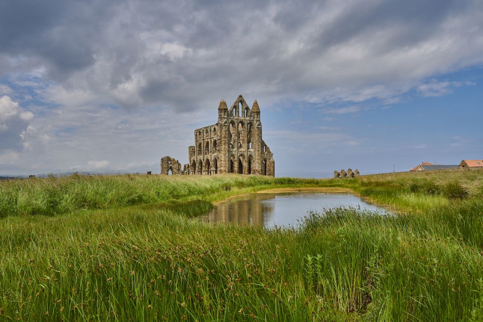 Whitby: Whitby Abbey Ticket - Exploring the Gothic Ruins