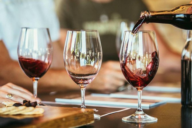 Wine & Food Tour in Tuk Tuk - Traveler Feedback and Ratings