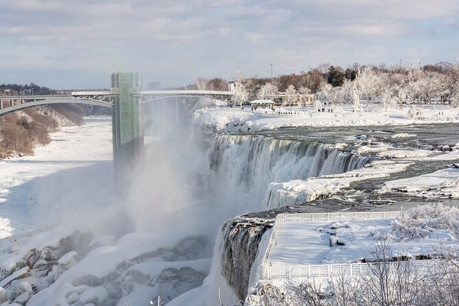 Winter Adventure: Niagara Falls Cross-Border Tour From Canada - Crossing the Border