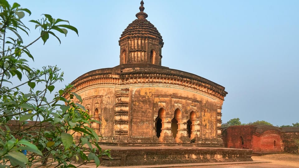 2 Days Private Tour of Kolkata City and Bishnupur by Car - Day 2: Terracotta Temples and Baluchuri Weavers