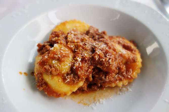 2Italy Lucca Food Tour - Food Tastings