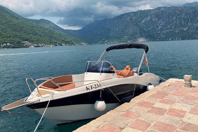 3 Hour Speed Boat Tour to Blue Cave With Wifi and Drinks - Onboard Amenities