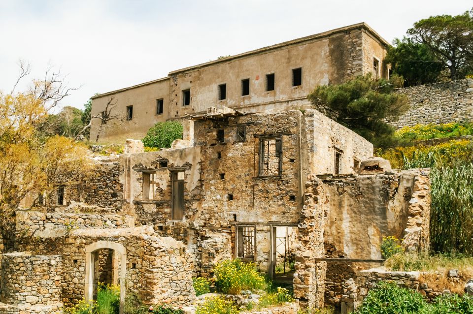 Agios Nikolaos: Boat Trip to Spinalonga With Swim Stop - Visiting Spinalonga Fortress