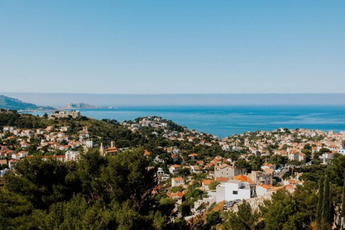 Aix & Marseille: Marseille, Cassis & Boat Trip to Calanques - Language Options